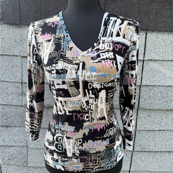 Y2k Abstract Print V-Neck Women's Top - Picture 5 of 5